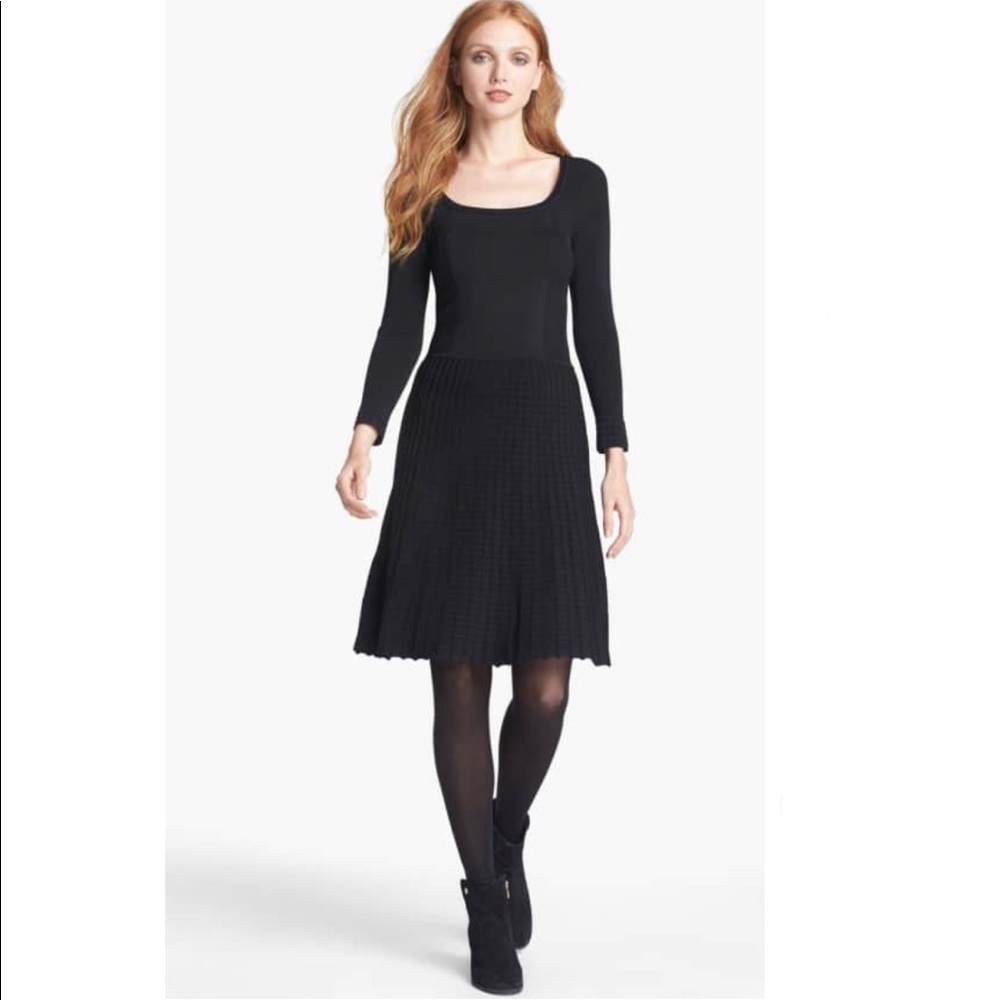 ⭕️Sold⭕️Tory Burch Thea Midi Dress Small